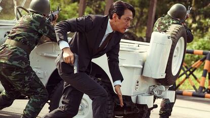 Lee Jung-jae, en una imagen de 'Hunt. Caza al espía'.