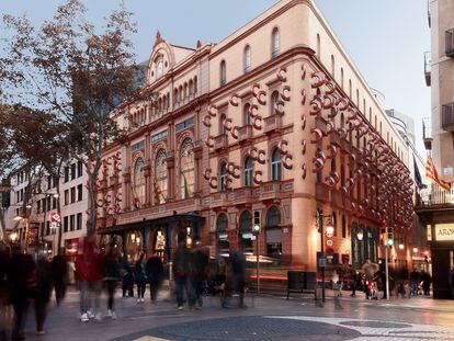 Fotomuntatge del Liceu amb la intervenció artística de Frederic Amat.