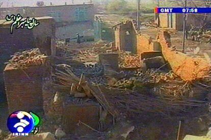 Imagen extraida de un vídeo difundido por una televisión iraní grabado poco después del seismo de esta noche.