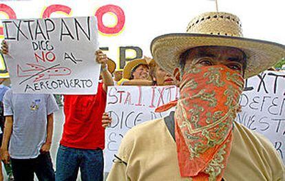Manifestación de campesinos en Ciudad de México contra la construcción de un aeropuerto, el 24 de julio.