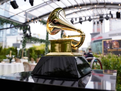 Un gramófono utilizado como decoración en la gala 63 de los Grammy, celebrada en marzo de 2021.