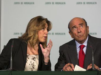 La presidenta de la Junta, Susana D&iacute;az, y el presidente del Banco Santander, Emilio Bot&iacute;n, en San Telmo.