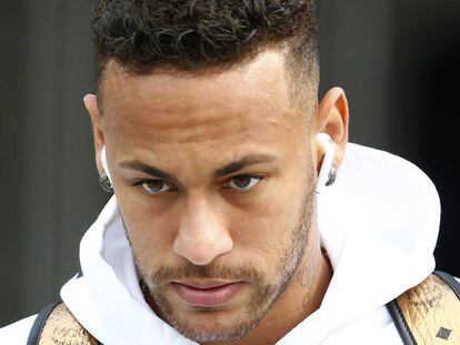 Neymar abandona su hotel en Kazán, al día siguiente de la eliminación. En vídeo: Brasil pone rumbo a casa después de caer eliminada ante Bélgica.