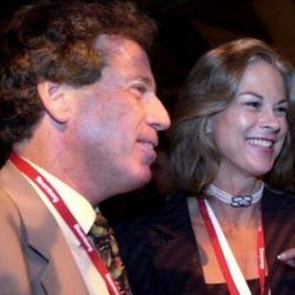 Marovitz, con su esposa Christie Hefner y Michael Bloomberg, en la Convención Nacional Democrática de 2000