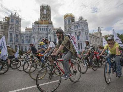 Una manifestación en Madrid aprovecha el Día Mundial de la Bicicleta para exigir infraestructuras ciclistas con las que mejorar la movilidad sostenible en la capital