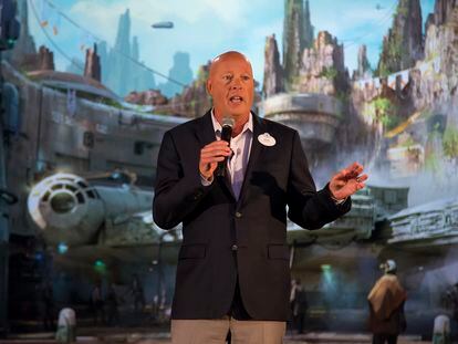 Bob Chapek presenta un parque temático de 'Star Wars' en Florida en 2017