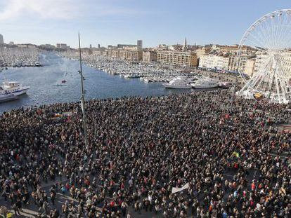 Marcha en Marsella en memoria de las v&iacute;ctimas del terrorismo.