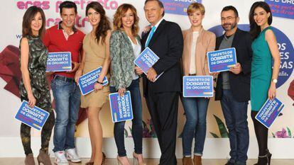 Profesionales de Mediaset que participan en la campaña '12 meses, 12 causas'