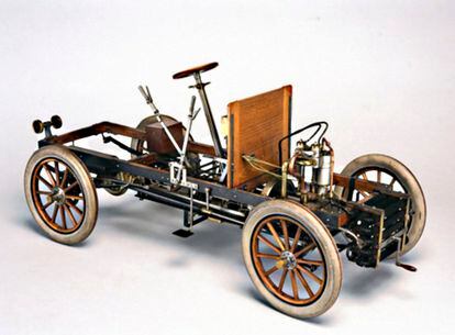 Modelo de automóvil de 1903 a escala 1:14, encargado por el Museo de la Ciencia para que los visitantes pudieran manejarlo a distancia.