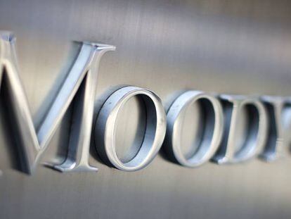Moody’s se suma a Fitch y S&P y mejora el rating de España
