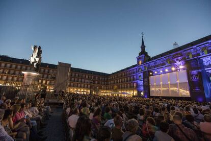 'Il Trovatore' de Verdi interpretado en el Liceu de Barcelona y retransmitido en la Plaza Mayor de Madrid, el viernes 21 de julio.