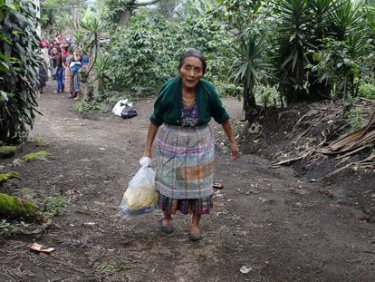 Campesina de San José Calderas, Chimaltenango, uno de los departamentos más afectados por la erupción del Volcán de Fuego en Guatemala.