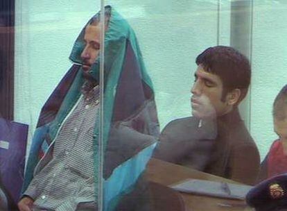 Mohamed el Egipcio (a la izquierda) y Abdelmajid Bouchar, durante el juicio.