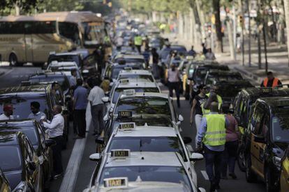 Protesta de taxistas el pasado mayo en Barcelona contras las licencias VTC.