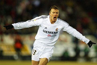 Beckham celebra su gol, el primero del Madrid.