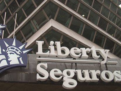 Logo de Liberty Seguros en uno de sus edificios de oficinas.