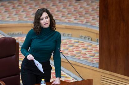 La presidenta de Madrid, Isabel Díaz Ayuso, interviene durante un pleno en la Asamblea de Madrid, este jueves.