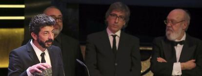 Alberto Rodríguez recibió en Madrid el pasado sábado el Goya al mejor director, por su trabajo en ‘La Isla mínima’, de manos de Álex de la Iglesia, David Trueba y José Luis Cuerda.