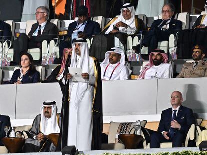 Tamim bin Hamad Al Thani, emir de Qatar, ofrece su discurso en presencia del presidente de la FIFA, Gianni Infantino, y el primer ministro de Arabia Saudí, Bin Salmán.
