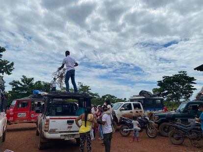 Excombatientes de las FARC y sus familiares se preparan para dejar el espacio territorial de Vista Hermosa.