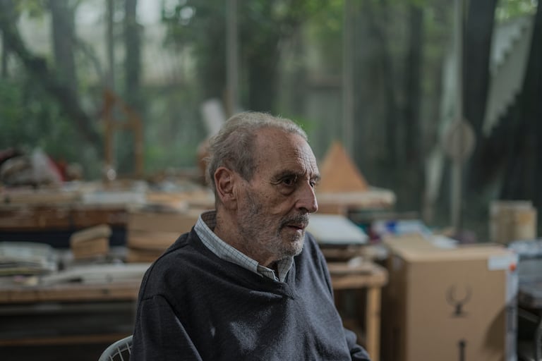 Vicente Rojo durante una entrevista en su estudio en Coyoacán en la Ciudad de México.