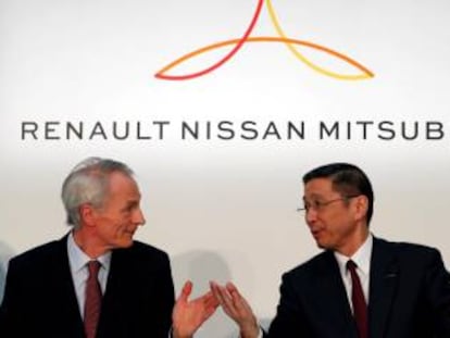 Jean-Dominique S&eacute;nard, presidente de Renault, y Hiroto Saikawa, CEO de Nissan, en Yokohama, el 12 de marzo pasado.