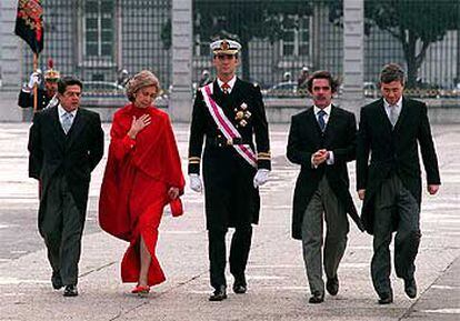 De izquierda a derecha, Federico Trillo, la reina Sofia, el príncipe Felipe, José María Aznar y Ángel Acebes, al llegar al acto de la Pascua Militar.