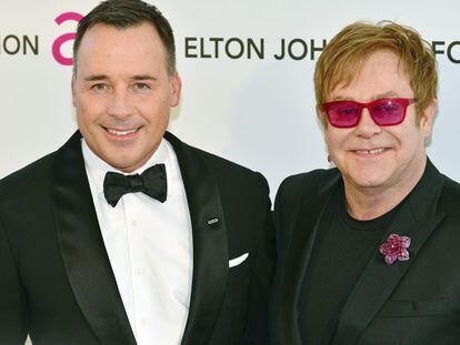 David Furnish y el cantante Elton John.