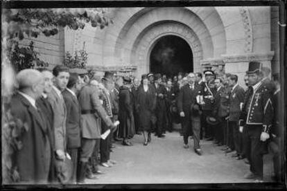 Reis i autoritats inauguren el Poble Espanyol el 21 de maig de 1929.