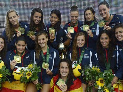 Las jugadoras españolas celebran el Europeo de waterpolo de Hungría.