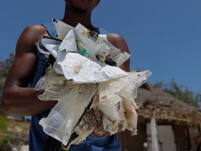 La campaña ‘No soy yo, eres tú’ de ONU Medioambiente invita a romper con el plástico en el día de los enamorados