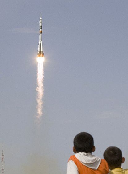 Momento en que el cohete 'Soyuz' despega del cosmódromo de Baikonur