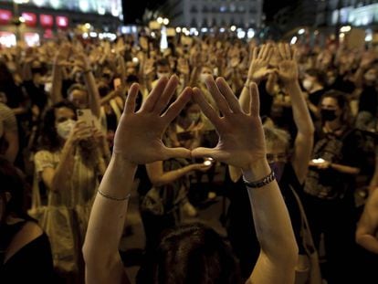Manifestación en Madrid el viernes 11 de junio de 2021 contra la violencia machista por el asesinato de Anna y Olivia, dos niñas de Tenerife a las que su padre secuestró y mató.