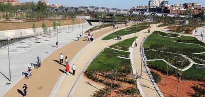 Vista panorámica de los jardines de Madrid Río.
