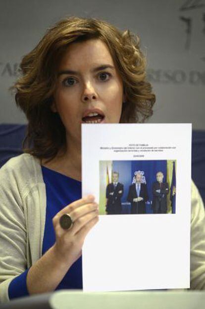 Soraya Sánez de Santamaría, en la rueda de prensa posterior a la sesión de control al Gobierno