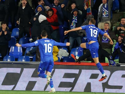 Borja Mayoral celebra su tanto frente al Cádiz.