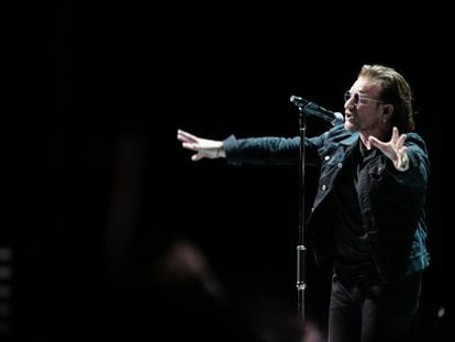 Bono, el vocalista de U2, durante un concierto en Dublin (Irlanda), el pasado 5 de noviembre. 