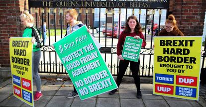 Protesta contra el Brexit en la Queen University de Belfast, en Irlanda del Norte.