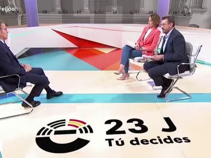 Feijóo ante Silvia Intxaurrondo y Marc Sala, durante su reciente intervención en La 1 de TVE.