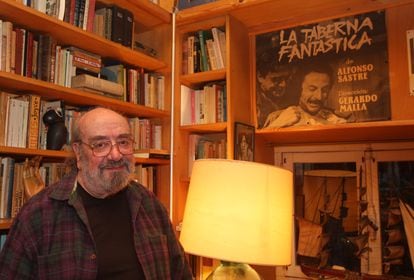 El dramaturgo Alfonso Sastre, en su casa de Hondarribia en 2008.