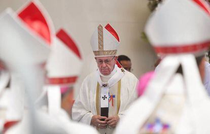 El papa Francisco oficia una misa multitudinaria en Lobito Campos, Iquique.