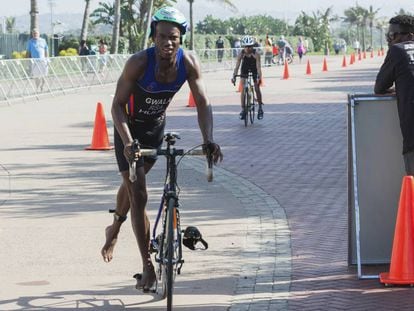 Mhlengi Gwala, en septiembre de 2015 en una carrera en Durban (Sudáfrica).