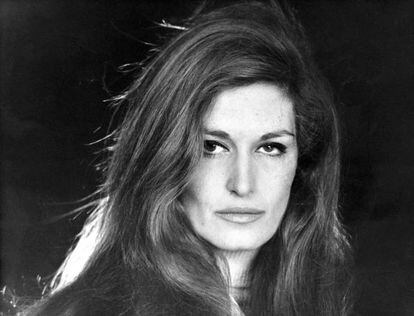 Dalida no se mató a los 54 años porque su carrera estuviera en declive: había vendido más de 125 millones de discos y le llovían contratos para cantar, para actuar y para posar.
