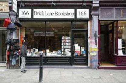 Brick Lane Bookshop nació hace 30 años a través de una vibrante red de artistas de este barrio londinense.