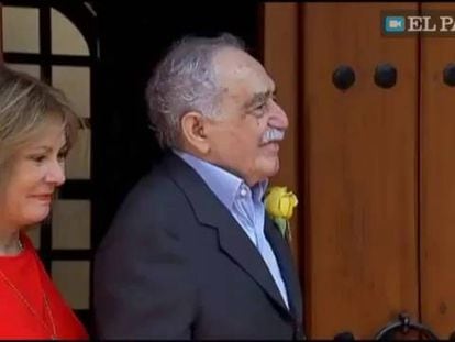 Gabriel García Márquez en la puerta de su domicilio el pasado 6 de marzo