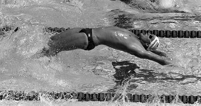 Martín López Zubero, en la prueba de 200 metros espalda de los Juegos Olímpicos de Barcelona, en la que ganó la primera medalla de oro de la natación española, el 28 de julio de 1992.