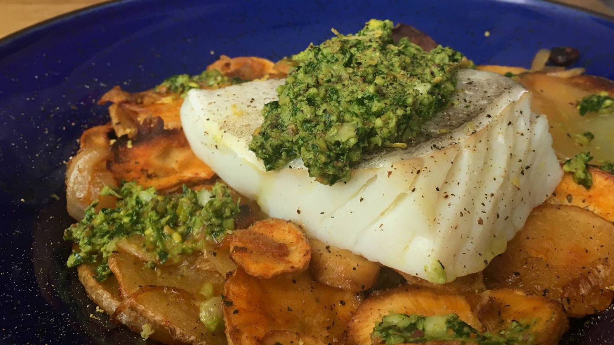 Bacalao con patata, chirivía y gremolata de pistacho | Recetas |  Gastronomía | EL PAÍS