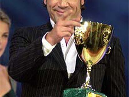 Bardem bromea con el público al recibir la Copa Volpi.