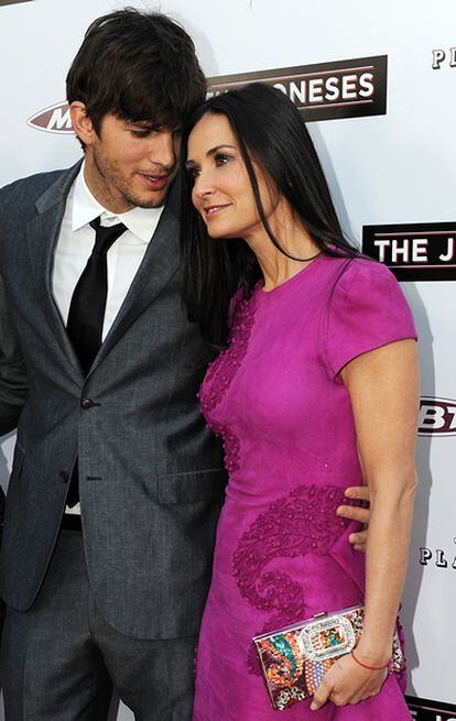 Ashton Kutcher y Demi Moore en la 'premiere' de la película 'The Joneses', el 8 de abril de 2010