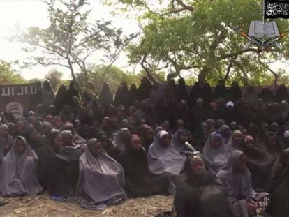 Imagen de un vídeo de las secuestradas difundido por Boko Haram.
